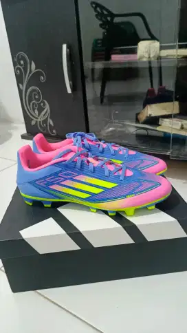 Sepatu bola adiddas f50 UK. 44