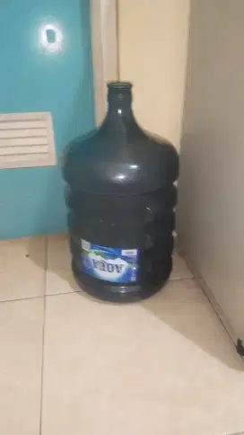 galon kosong aqua