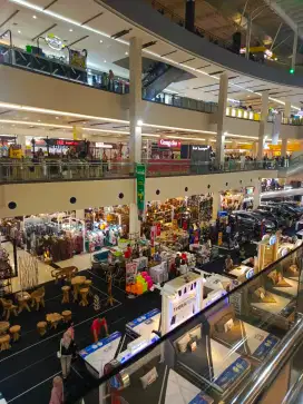 Cari pegawai untuk jaga batik
