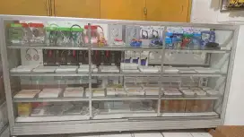 Etalase untuk konter