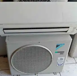 Monggo yg minat ac daikin inventer 1,5 pk barang ori normal dingin