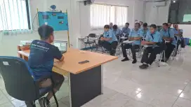 Driver Taxi Perusahaan