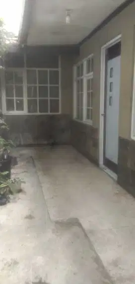 Rumah pusat kota area Pungkur. Masuk gang