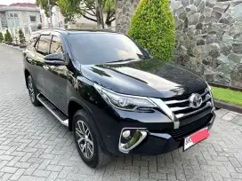 Fortuner VRZ DIESEL A/T. Tahun 2017. Hitam Metalik