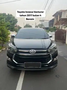 Toyota Innova Venturer Bensin 2.0 AT