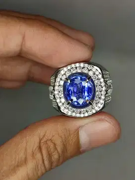 Natural blue Sapphire 4.10 crat