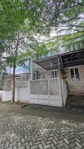 DIJUAL RUMAH 2 LANTAI LAWANG nego sampe deal
