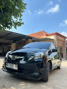 Di jual mobil Honda brio bekas pemakayan