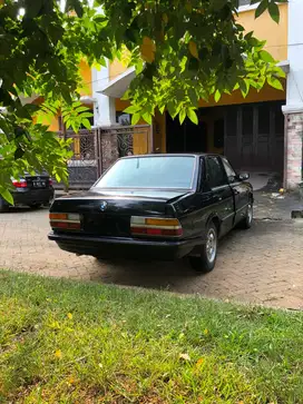 BMW E28 520i (Engine E34 M20B20)
