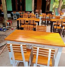 Di juwal meja kursi lestoran 1 set