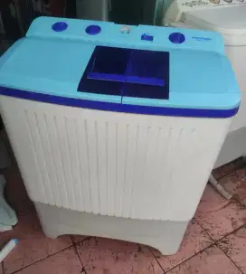 Mesin cuci 2 tabung Polytron kapasitas 7.5 kg masih mulus siap pakai