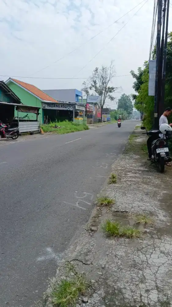 Disewakan tanah pekarangan di Jogja. Pinggir jl. Purwomartani, Kalasan