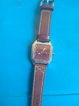 Jam tangan anti air. Ada pospornya