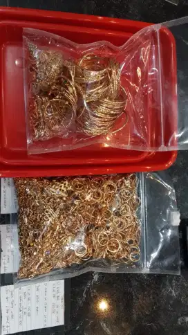 Beli mas dengan harga tinggi