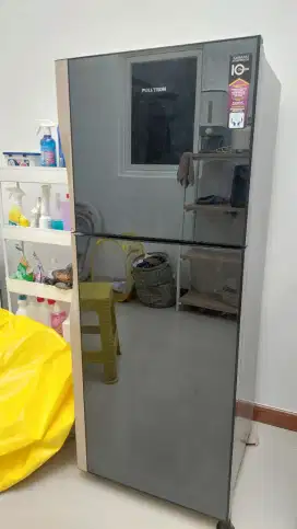 Kulkas Polytron 2 pintu