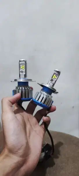 Lampu LED Mobil H4