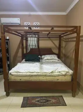 jual tenpat tidr lenngkap dengan bantal juga kayao penutupan rendanya