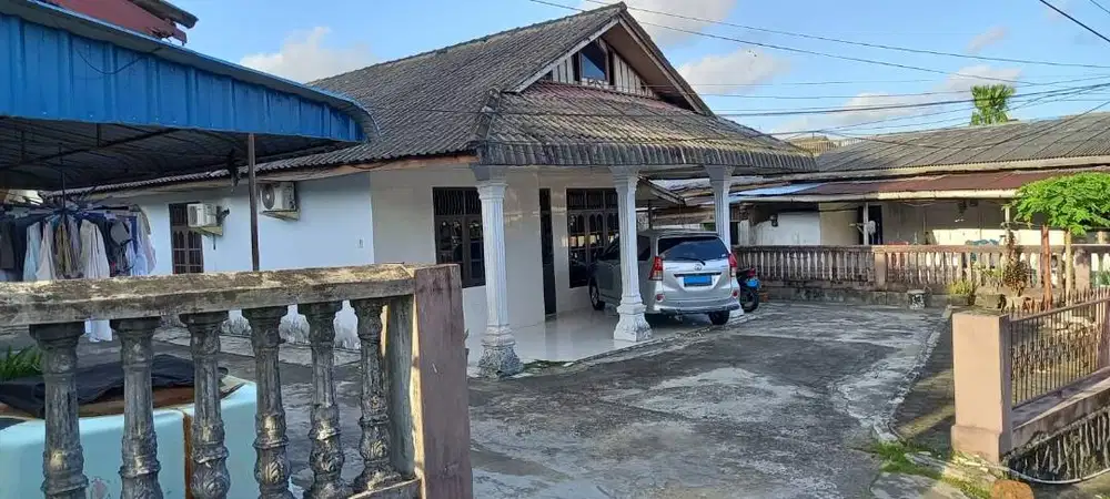 Dijual Rumah Induk dan 6 Rumah Kontrakan Tengah Kota