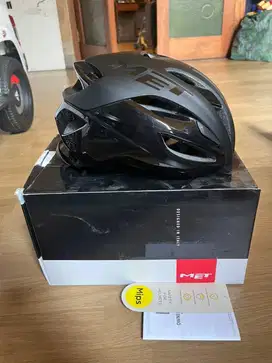 Helm MET Rivale MIPS size M