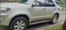 Toyota Fortuner 2010 Bensin