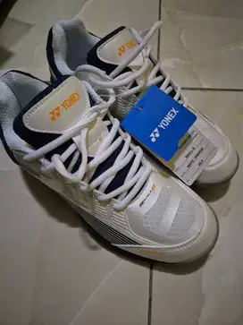 Sepatu YONEX SKILL 5