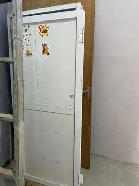 Take all 2 pcs pintu alumunium bekas
