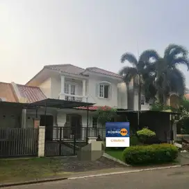 Rumah 2 lantai di boulevard utama Legenda Wisata Cibubur