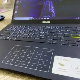 Laptop Asus E410MAO N4020 Ram 4GB ssd 512GB ful HD keybord nyala