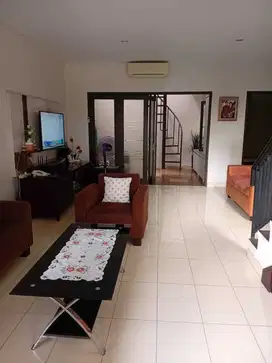 DIJUAL RUMAH SIAP HUNI DALAM CLUSTER RAFFLES HILLS CIBUBUR