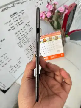 Honor magic v2 fold rare