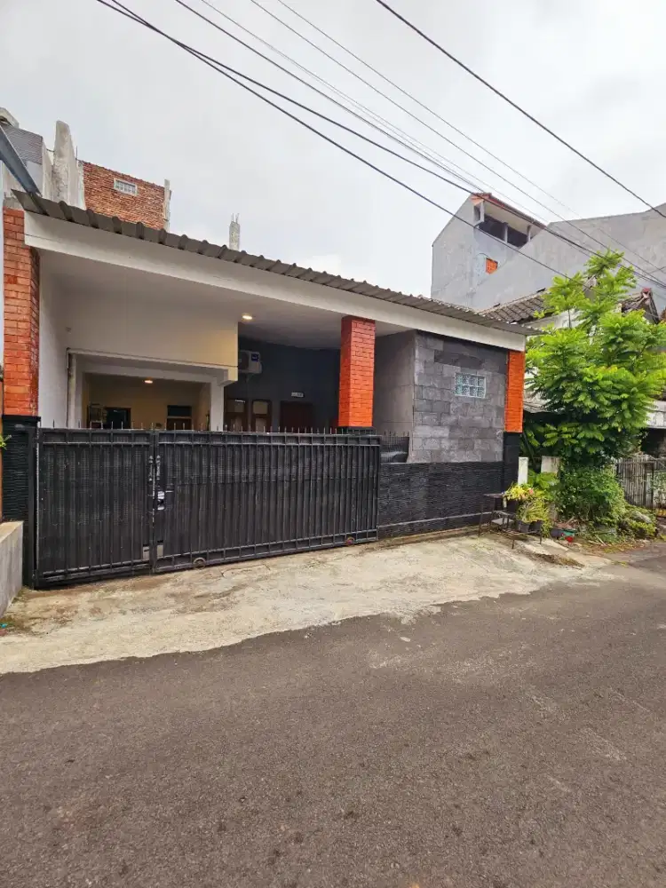 Dijual Rumah strategis dekat kampus UMM3 ( tlogomas)