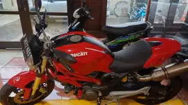 Ducati monster 795
