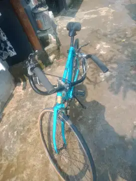 Sepeda balap ukuran 27 warna biru