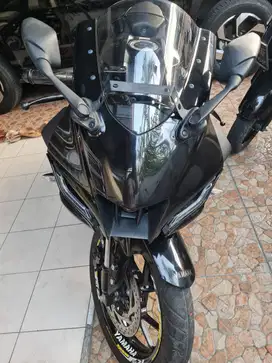 Yamaha YZF R15 V4 Connected Black