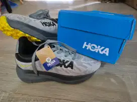 Sepatu Hoka ATR 7