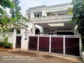Rumah Mewah Bebas Banjir dekat Pintu Tol Jatiwarna Dibantu KPR J-33485
