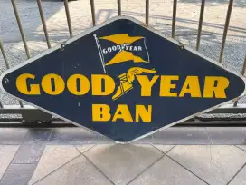 Enamel Vintage Goodyear ban-besi asli tempo dulu, langka