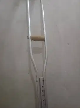 Tongkat ketiak/penopang jalan GEA 925L (M)