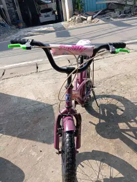 Sepeda anak perempuan ukuran 16