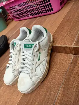 Sepatu Reebok size 42 ORI masih mulus