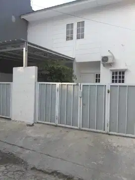 Rumah gandeng 2 jual CEPAT MURAH di Bintara 8 Bekasi Barat