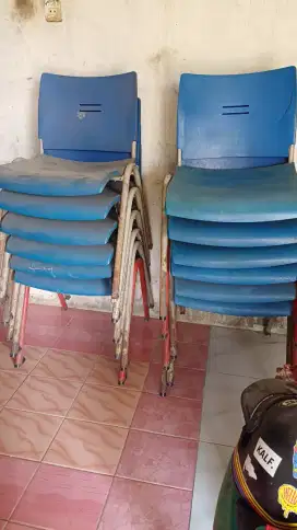 Dijual kursi plastik kaki besi 12 pcs