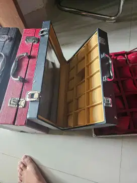 Koper kotak jam tangan