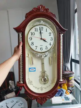 Jam Dinding SAKANA QUARTZ with 1 Hour Chime | Used Like New