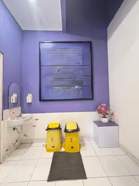 Disewa Ruko Grand Wisata 2 Lantai, Parkir Luas, Strategis, di Bekasi