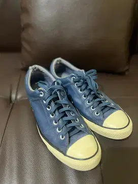 Converse Leather size 43