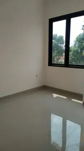 Di Jual Rumah 3 Lantai Jl Kepu 7 Dekat Stasiun Kemayoran Jakarta Pusat
