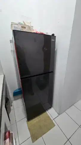 Kulkas 2 Pintu Merk Aqua