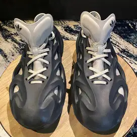 Sepatu Adidas Adifom