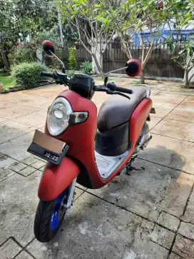 Scoopy 2020, merah original.